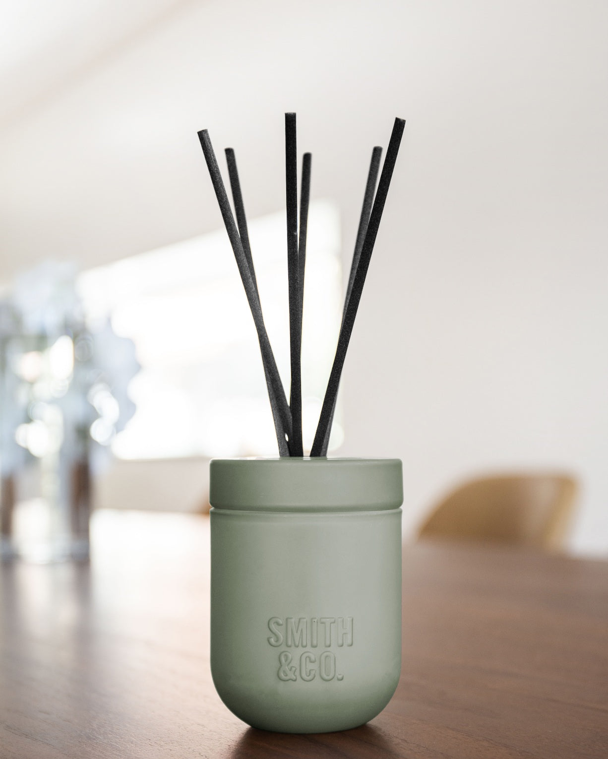Smith & Co – Amber & Freesia Diffuser