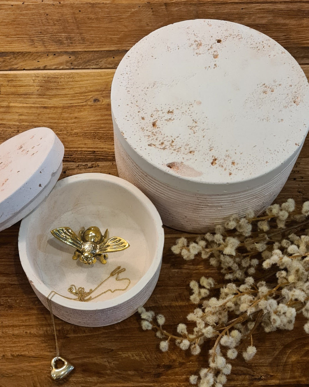 Claystone Keepsake Round Box