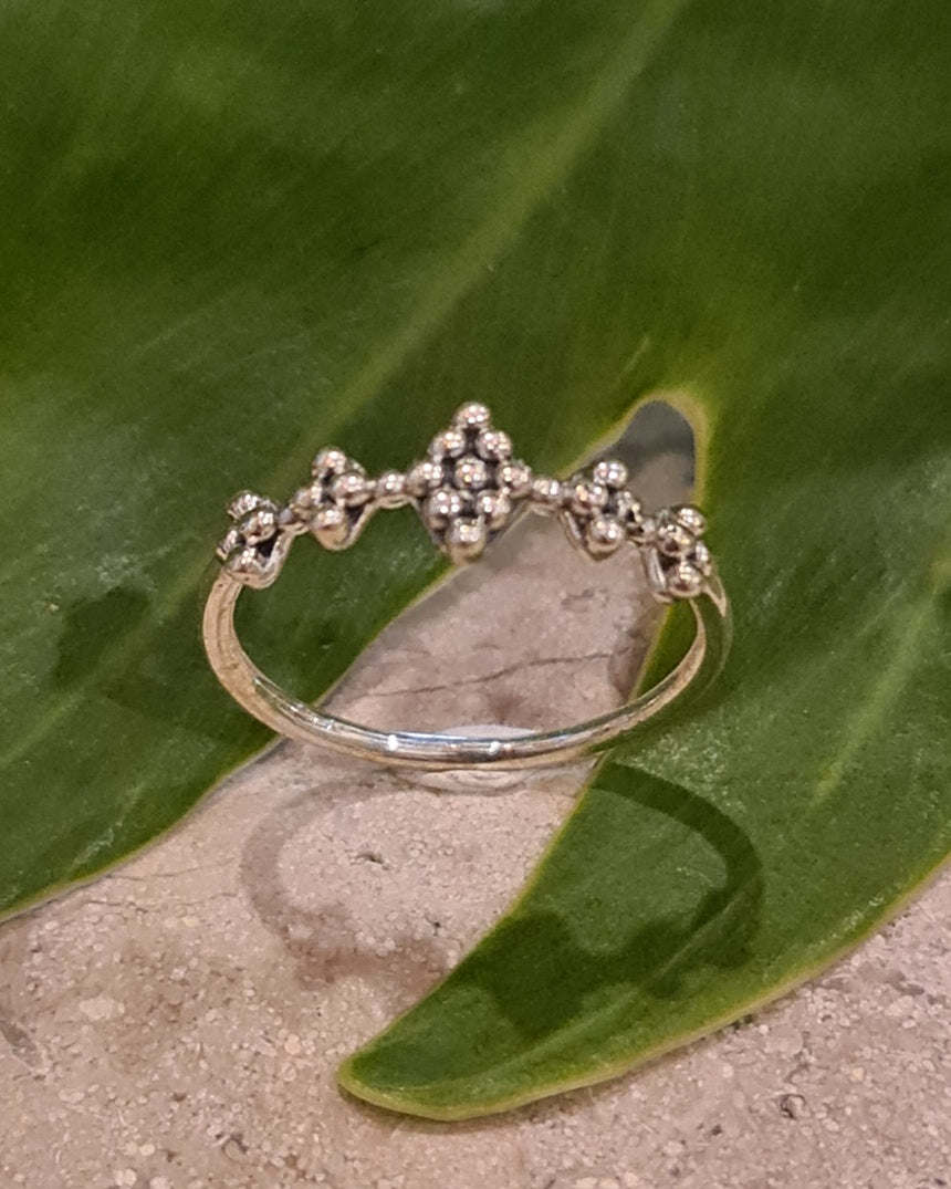 Five Diamond Shape Dot Ring