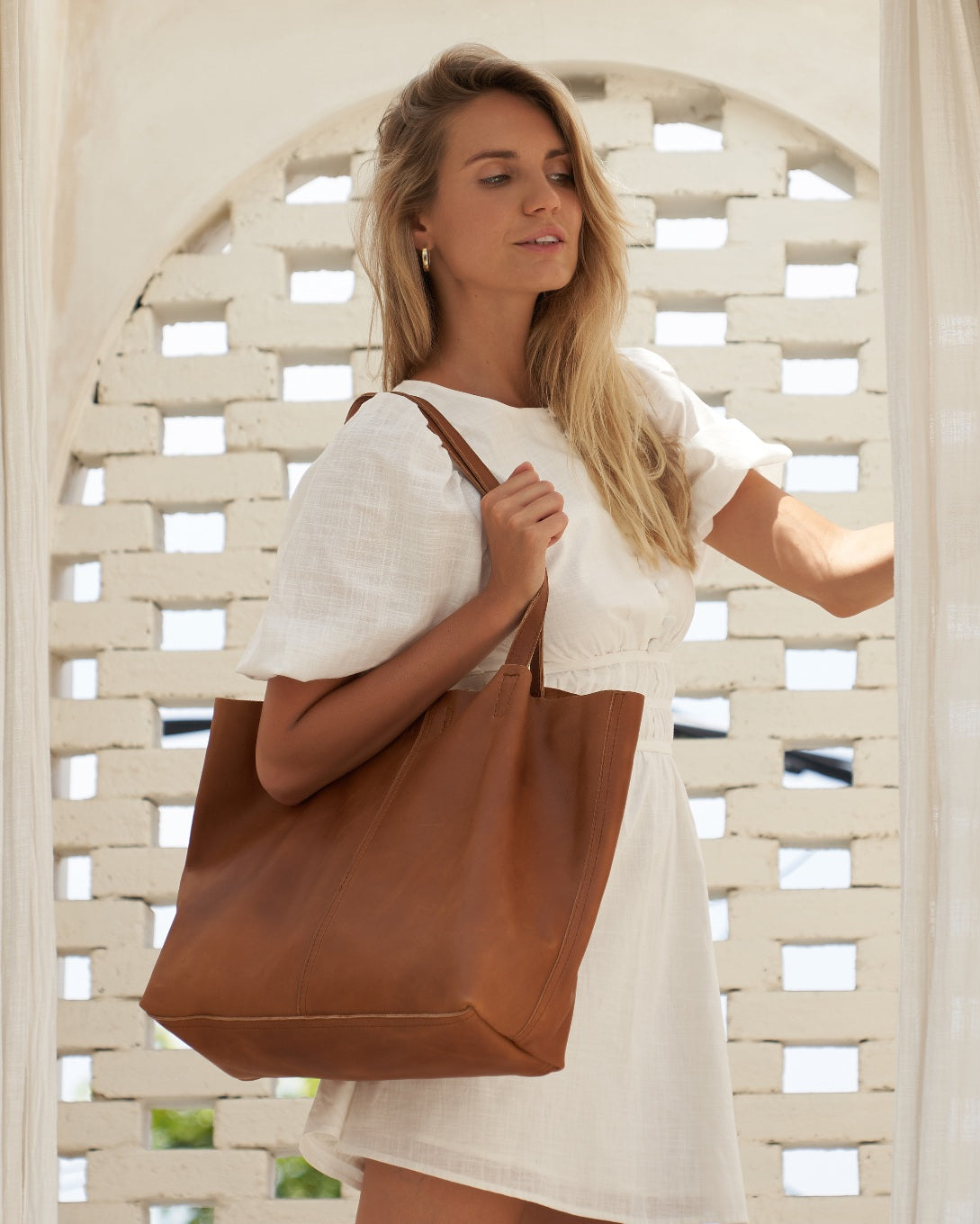 London Leather Tote – Camel Natural & Timeles