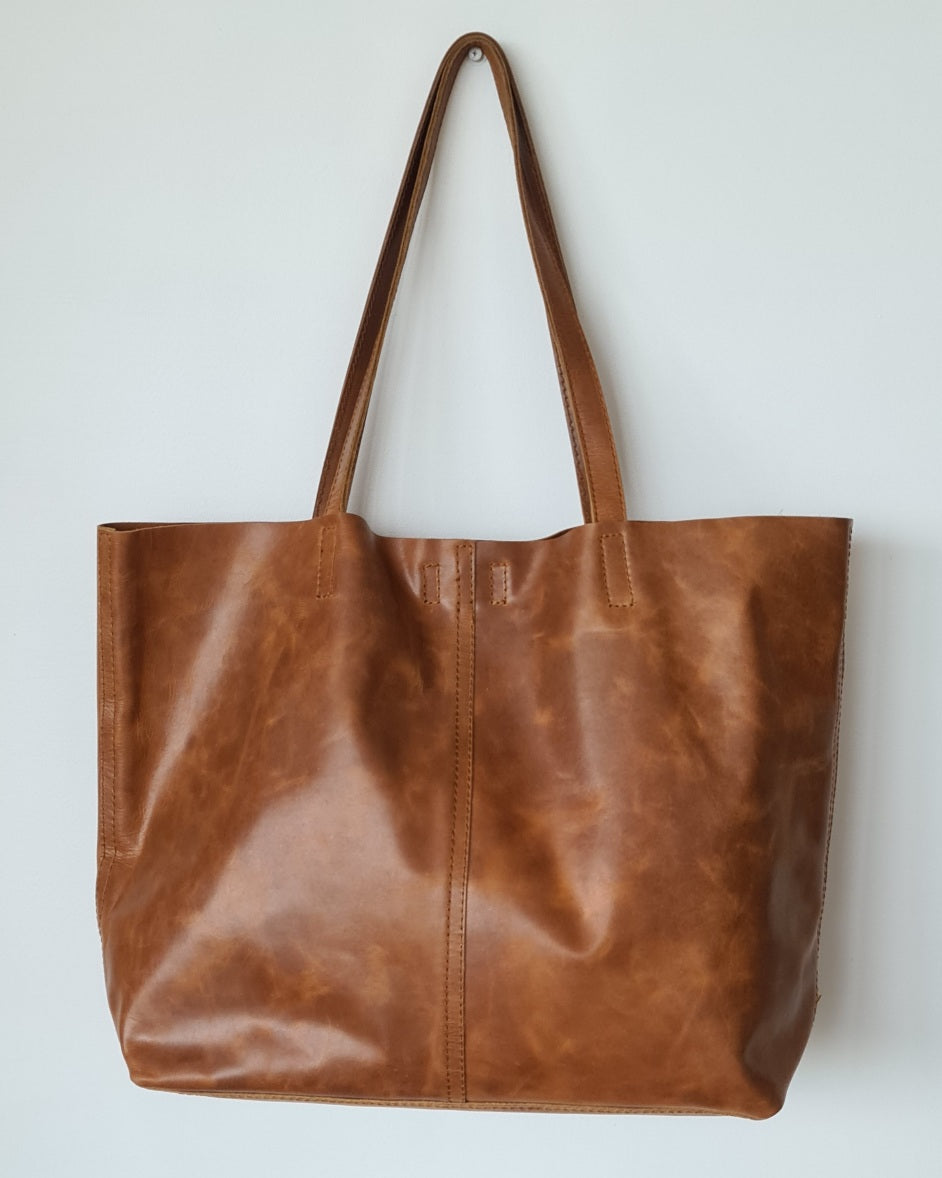 London Leather Tote – Camel Natural & Timeles