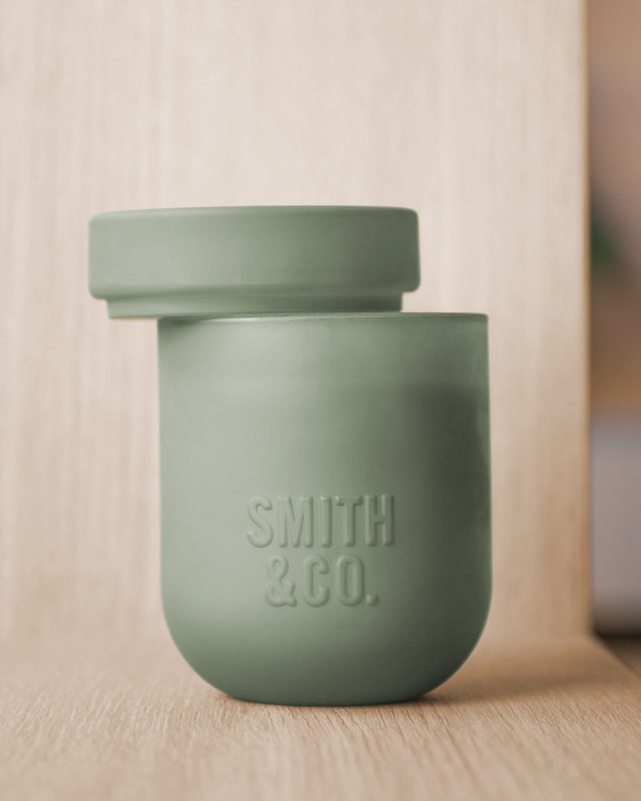 Smith & Co – Amber & Freesia Soy Candle