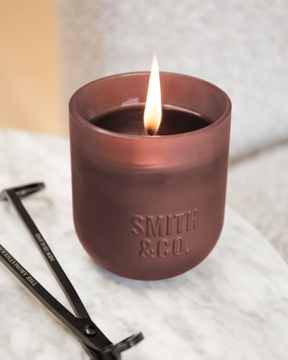 Smith & Co – Black Oud & Saffron Soy Candle