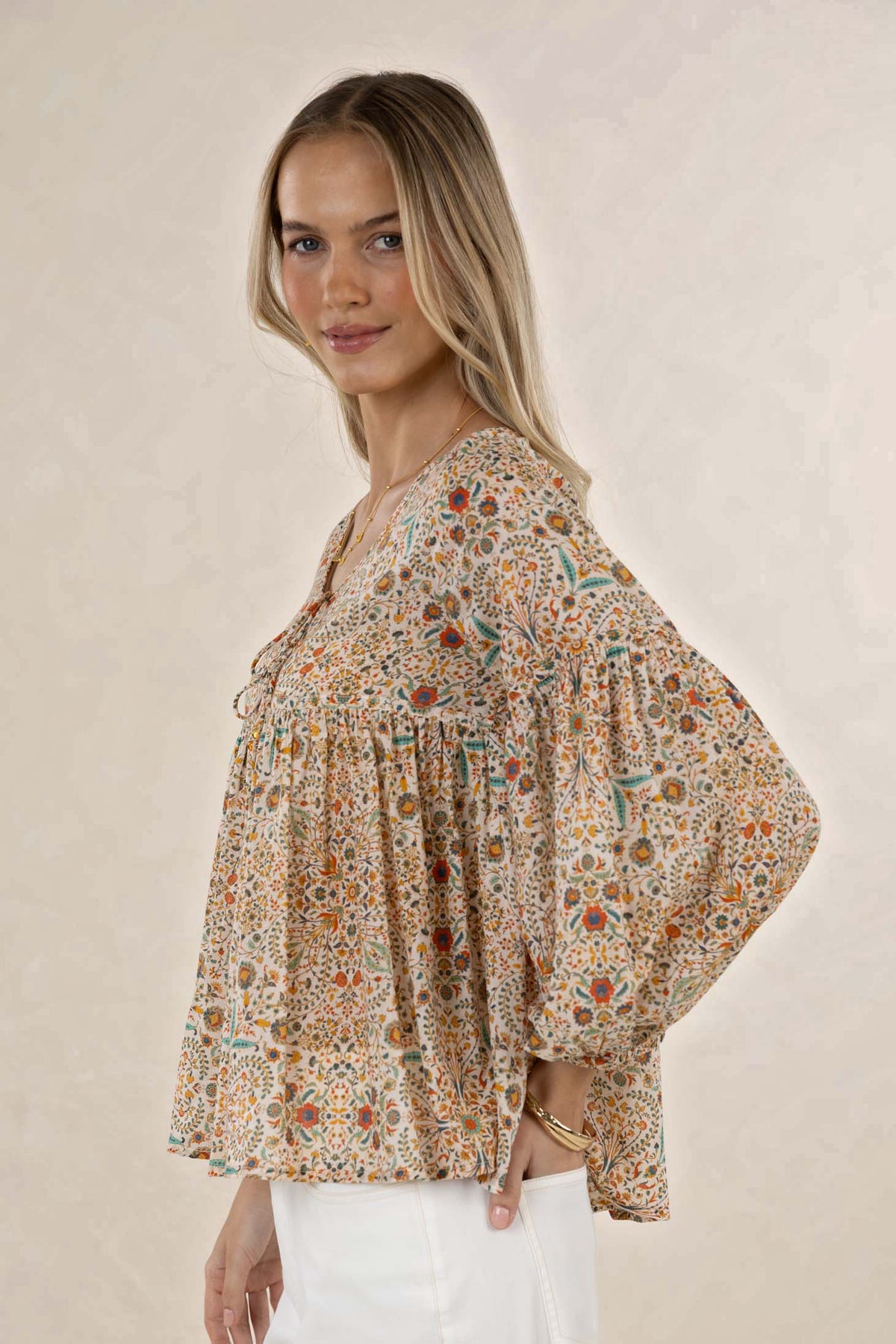 Lara Blouse – Almond