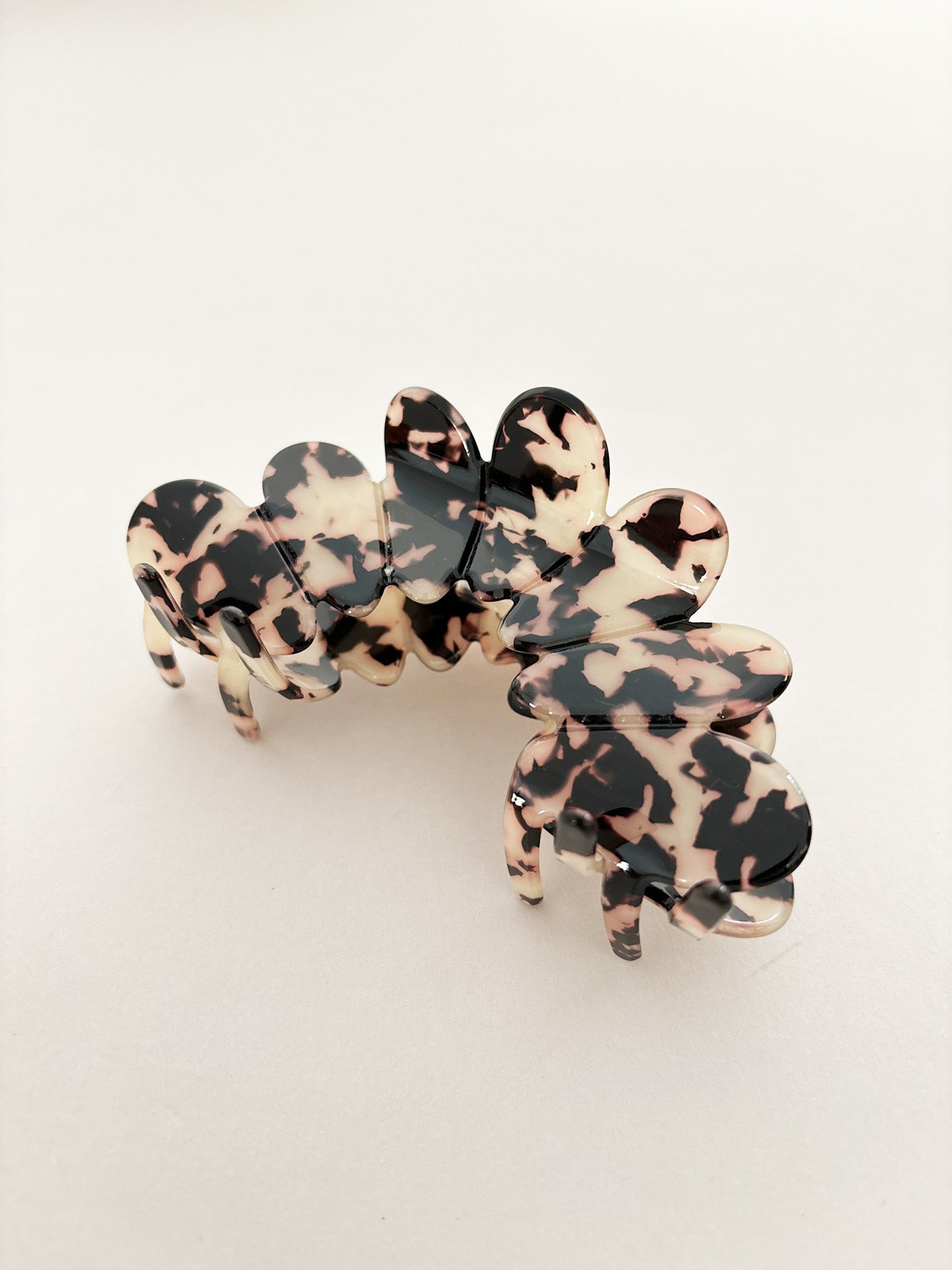 Petal Hair Claw Clip - Light Tort