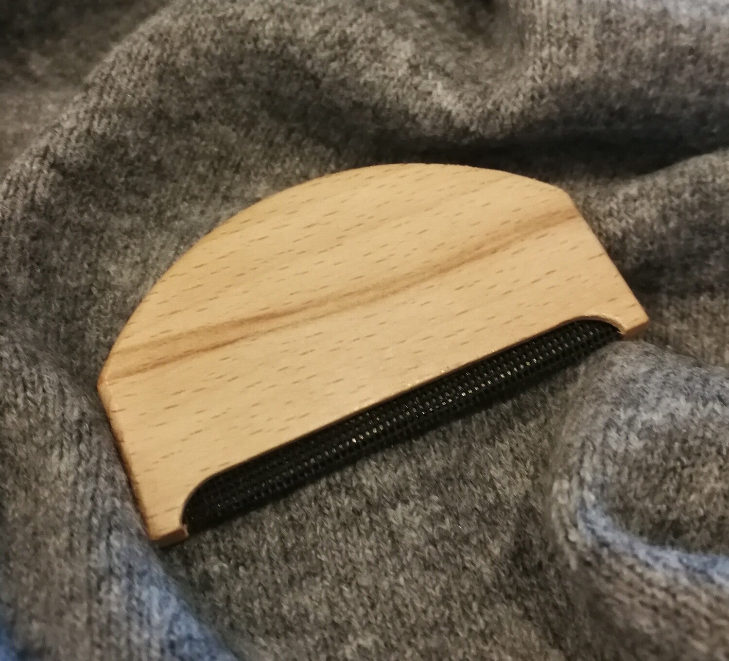 Beechwood Pilling Comb – Knitwear Care